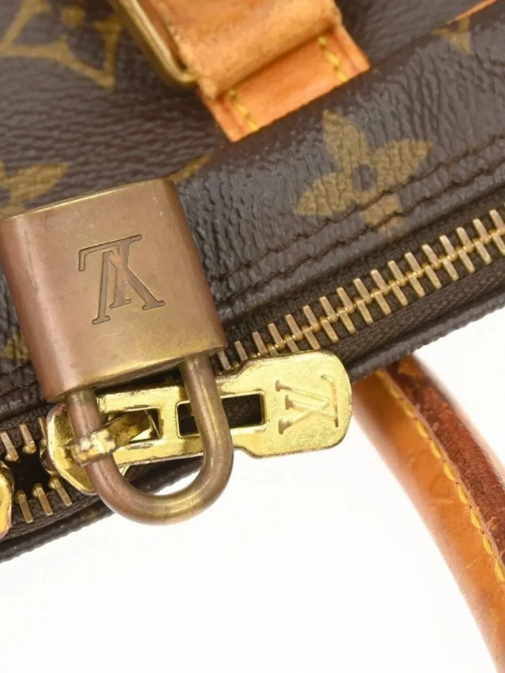 LOUIS VUITTON PORTE DOCUMENTS VOYAGE HANDBAG